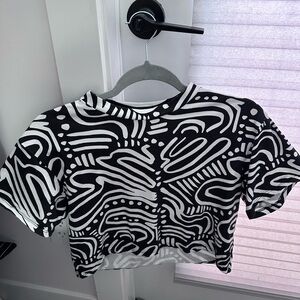 NOOWORKS crop top in good condition